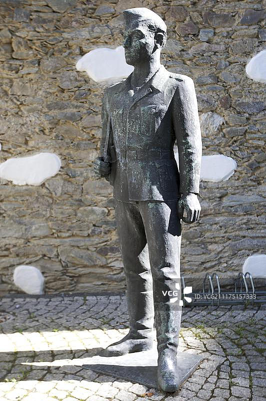前民主德国边界，德意志-德意志博物馆默德拉鲁特边境士兵雕像，德国巴伐利亚州-图林根州，欧洲图片素材