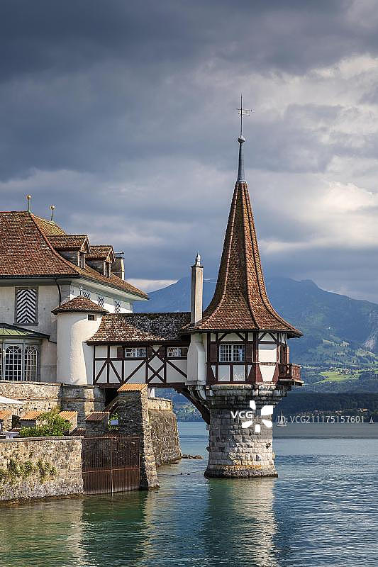 瑞士伯尔尼州图恩湖畔奥伯霍芬城堡图片素材