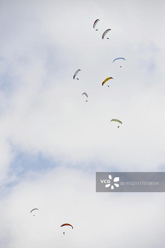 克罗地亚伊斯特里亚滑翔伞图片素材