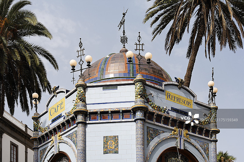 西班牙大加那利岛拉斯帕尔马斯圣特尔莫公园的新艺术风格售货亭图片素材