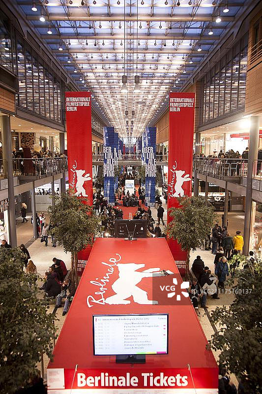 柏林国际电影节波茨坦广场拱廊的售票处图片素材