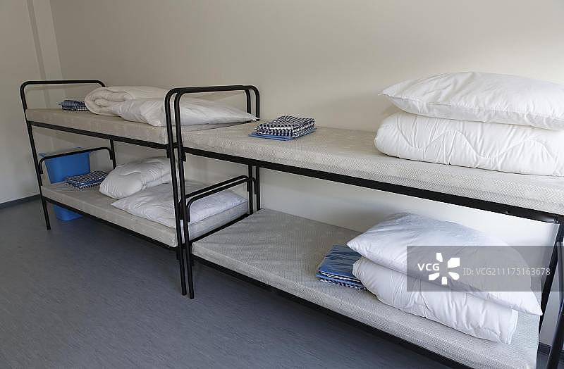 双层床，寻求庇护者的集装箱住所，格雷茨里德，上巴伐利亚，巴伐利亚，德国，欧洲图片素材