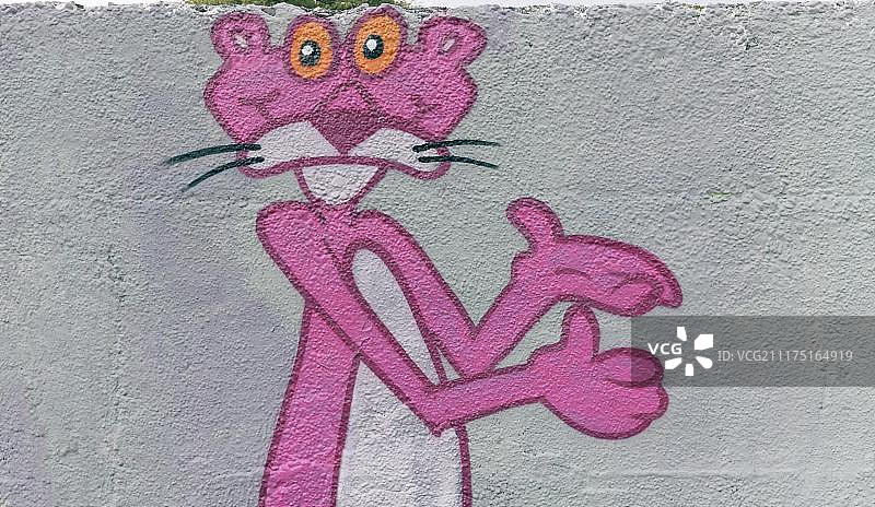 粉红豹卡通形象涂鸦街头艺术，德国北莱茵-威斯特法伦州鲁尔区杜伊斯堡-迈德里希，欧洲图片素材