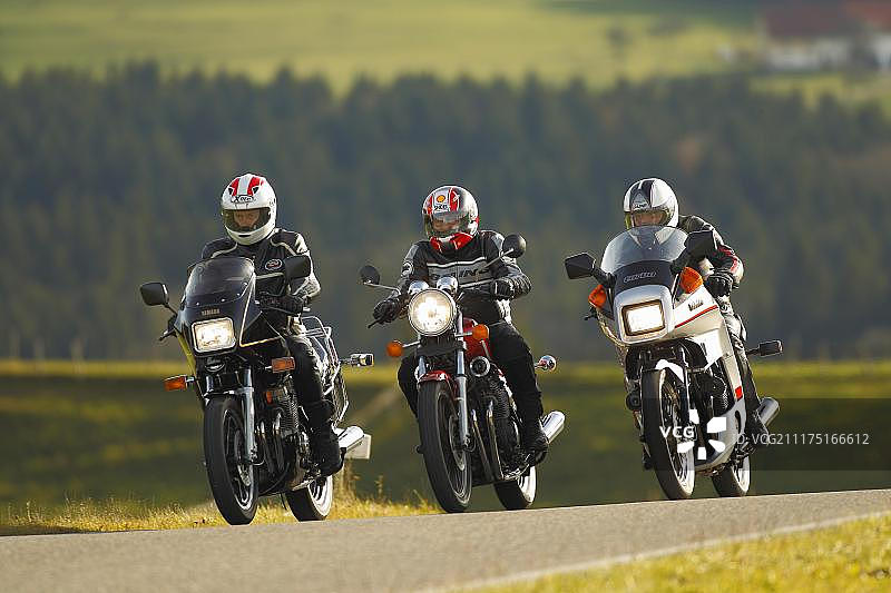 雅马哈XJ摩托车驾驶图片素材