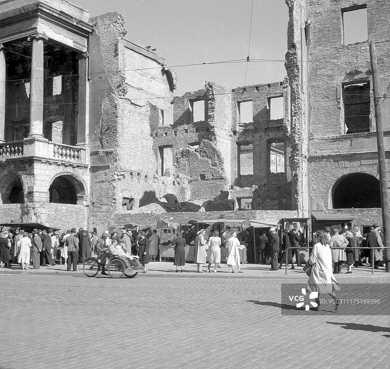 苏联卫国战争，巴巴罗萨企业，1941年苏联城市中心的房屋废墟，确切位置未知图片素材