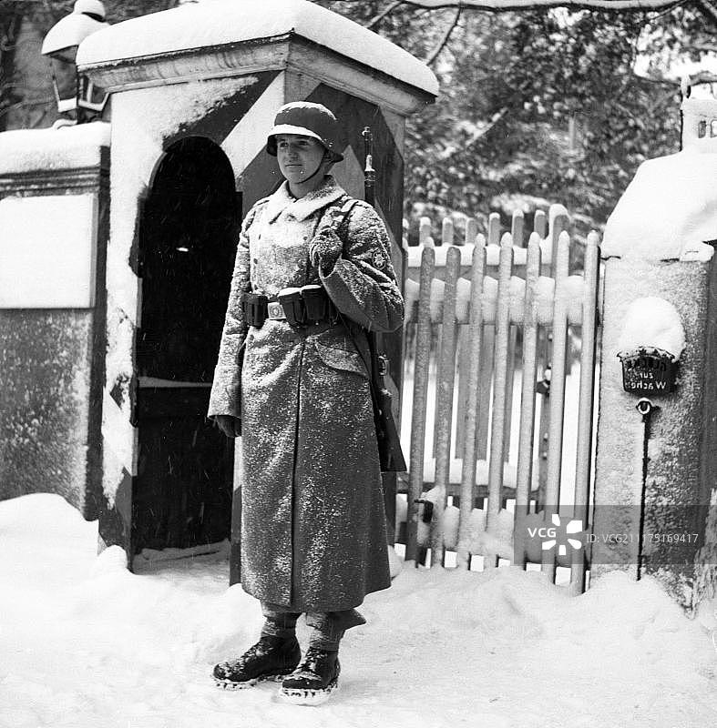 约1939,1941年，德国国防军训练，年轻士兵在乌尔姆守卫，德国，欧洲图片素材