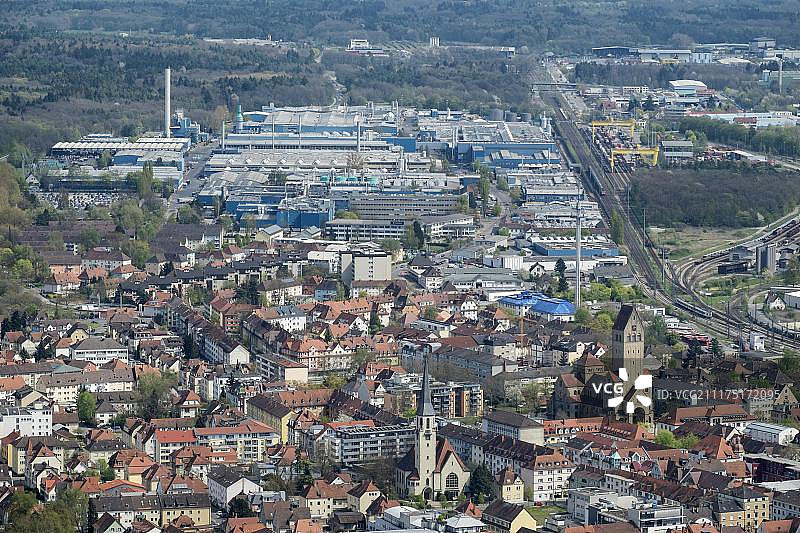 德国巴登-符腾堡州辛根市及铝厂图片素材