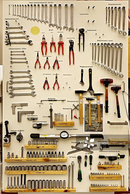 阿斯特里姆航天公司卫星生产用无尘室工具系列，德国巴登-符腾堡州伊门斯塔德图片素材