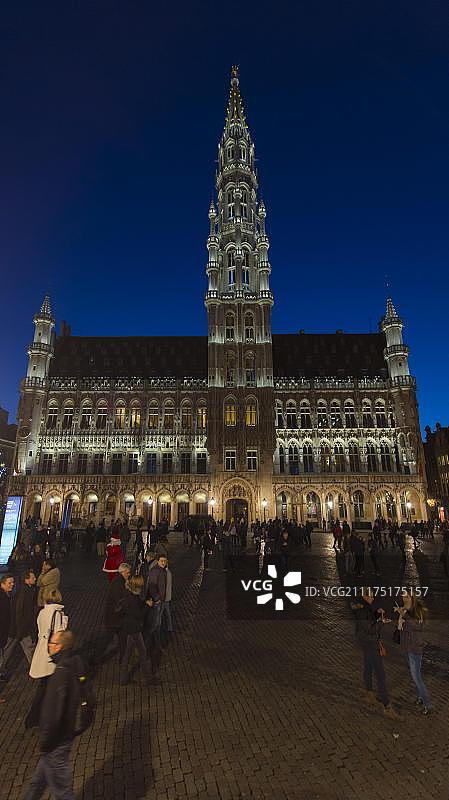 比利时布鲁塞尔大广场市政厅夜景图片素材