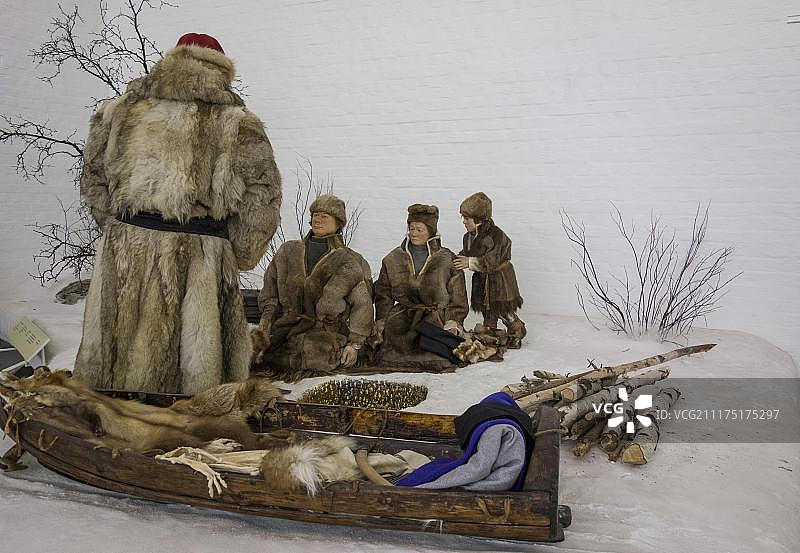 萨米人在冬季使用雪橇，地点：瑞典诺尔博滕省约克莫克萨米人博物馆图片素材