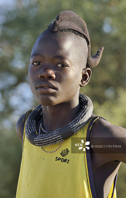 辛巴族男孩，纳米比亚图片素材