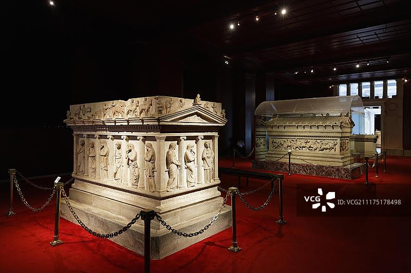 伊斯坦布尔考古博物馆的哀悼妇女石棺图片素材