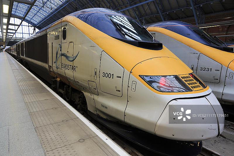 伦敦圣潘克拉斯国际车站的欧洲之星列车图片素材