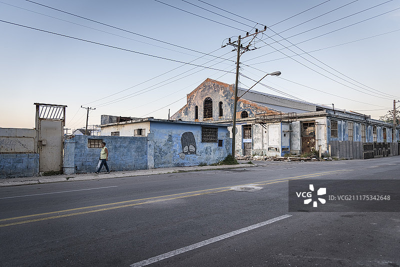 古巴哈瓦那的废弃工厂图片素材