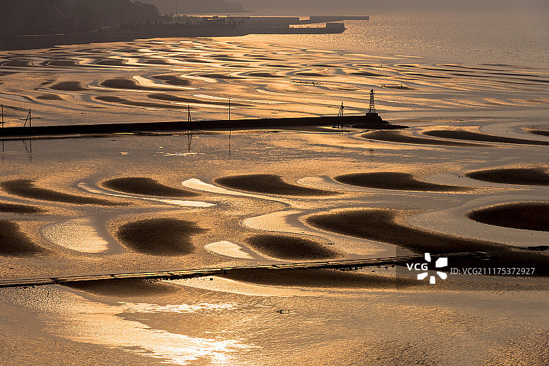 日本九州熊本县宇土半岛御舆来海岸潮滩：一年仅有10天日落与退潮重合图片素材