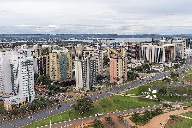 从巴西利亚电视塔看到的城市和摩天大楼景色，巴西图片素材