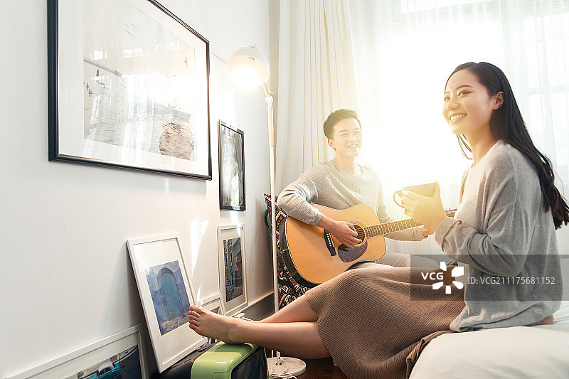 快乐情侣图片素材