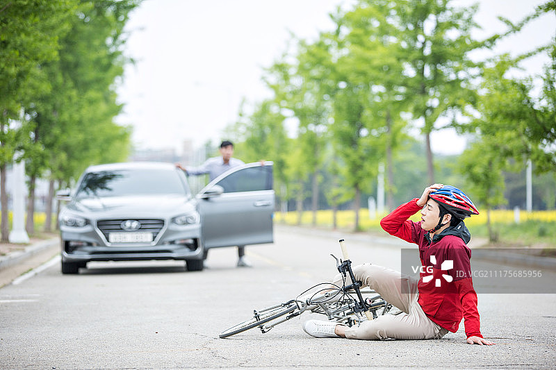 交通、交通事故、危险、自行车、安全、疼痛、担忧图片素材