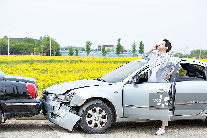 交通事故，汽车损毁图片素材