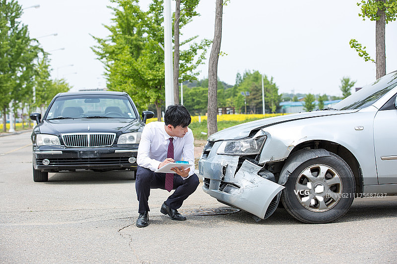 车险碰撞事故图片素材