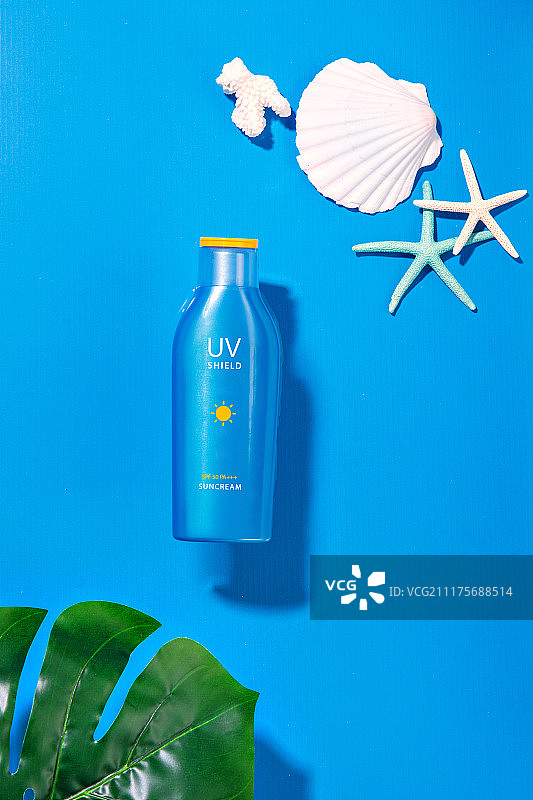 泳池夏日水波纹背景（含防晒霜、紫外线元素）图片素材