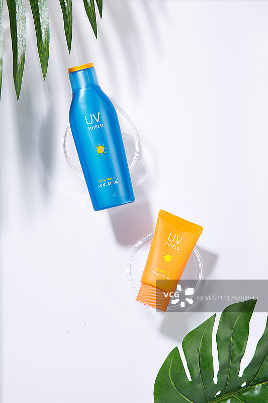 泳池夏日水波纹背景（含防晒霜、紫外线元素）图片素材