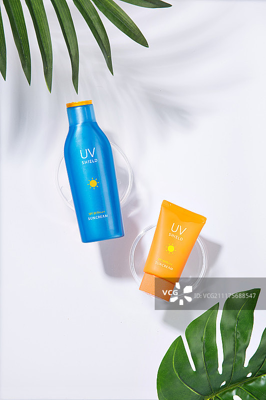 泳池夏日水波纹背景（含防晒霜、紫外线元素）图片素材