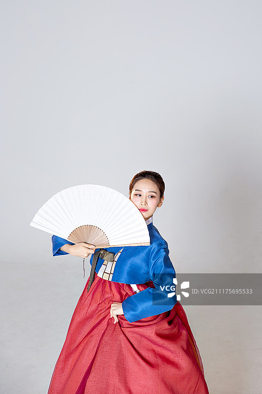 穿韩服的女子，韩国盛宴舞蹈图片素材