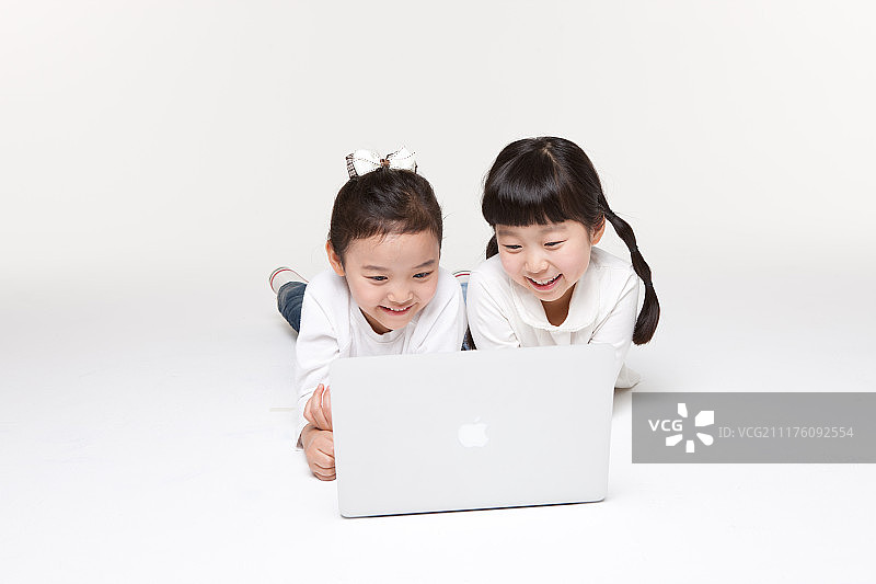 同龄朋友图片素材