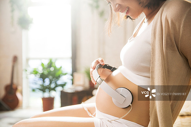 孕妇的家庭生活图片素材