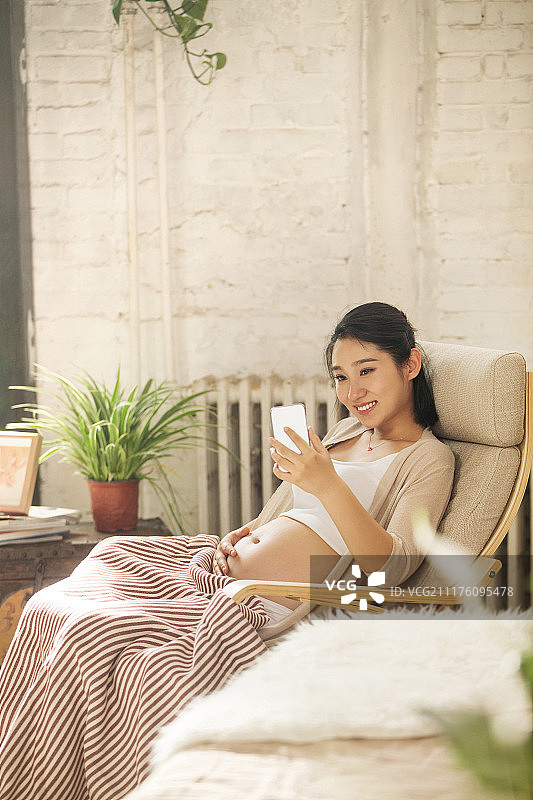 孕妇的家庭生活图片素材