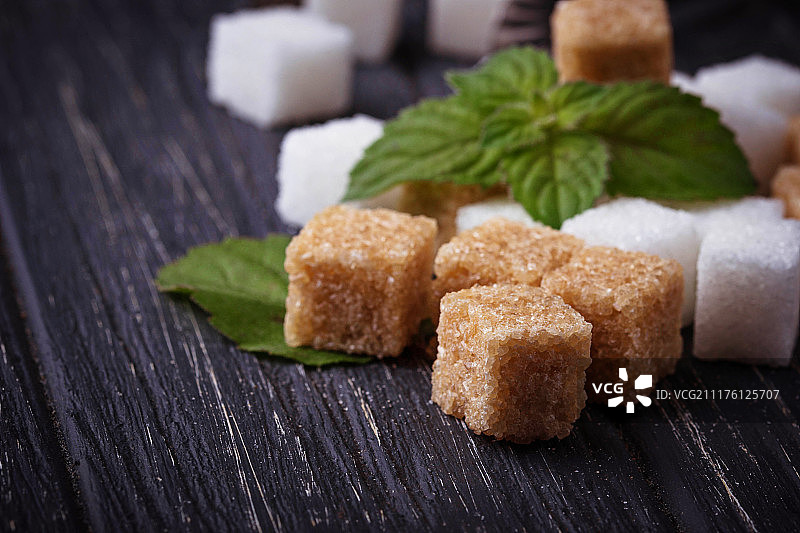 白砂糖和红糖图片素材