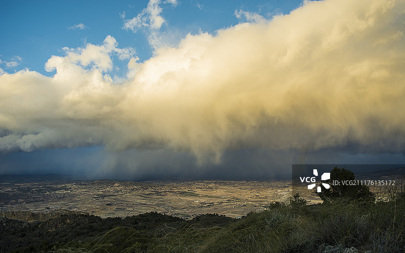 完美风暴1图片素材