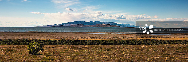 弗里蒙特岛上空的夏日云彩图片素材