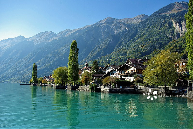 瑞士伯尔尼高地山湖风景图片素材