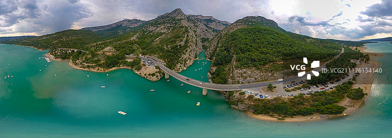 韦尔东峡谷高速公路桥梁全景图图片素材