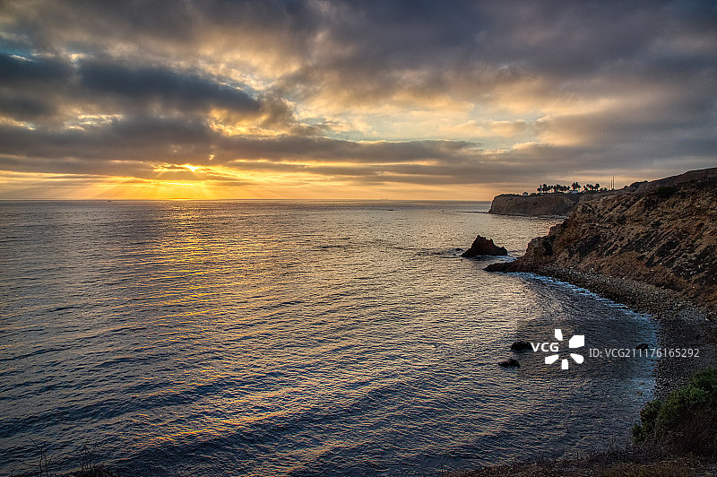 日落时分的鹈鹕湾和文森特角图片素材