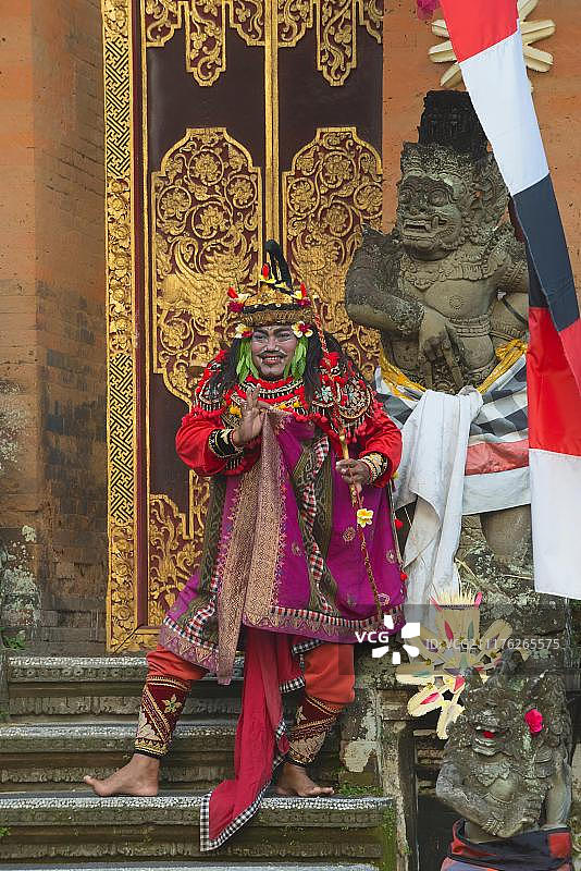 巴厘岛乌布凯卡克舞者图片素材