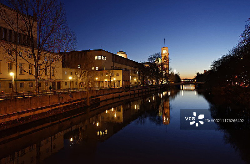 德国慕尼黑德意志博物馆夜景图片素材