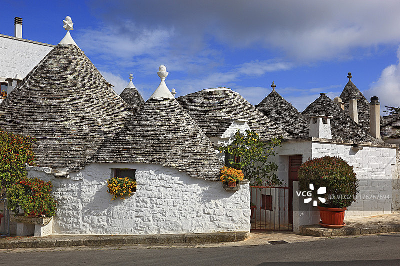 意大利普利亚阿尔贝罗贝洛的特鲁利房屋图片素材