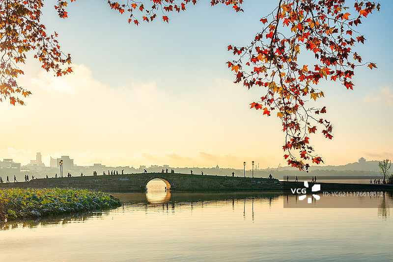 秋色断桥图片素材