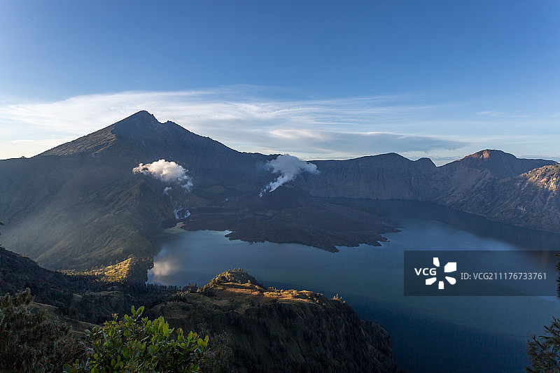 印度尼西亚龙目岛林查尼火山图片素材