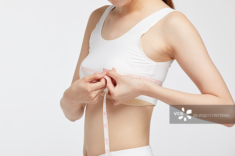 测量的年轻女生图片素材