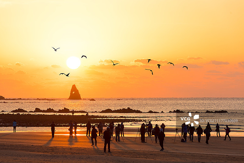 青岛石老人海水浴场日出图片素材