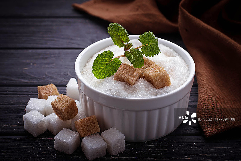 白砂糖和红糖图片素材