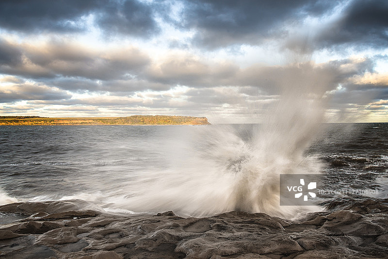 风景如画的岩石海岸图片素材