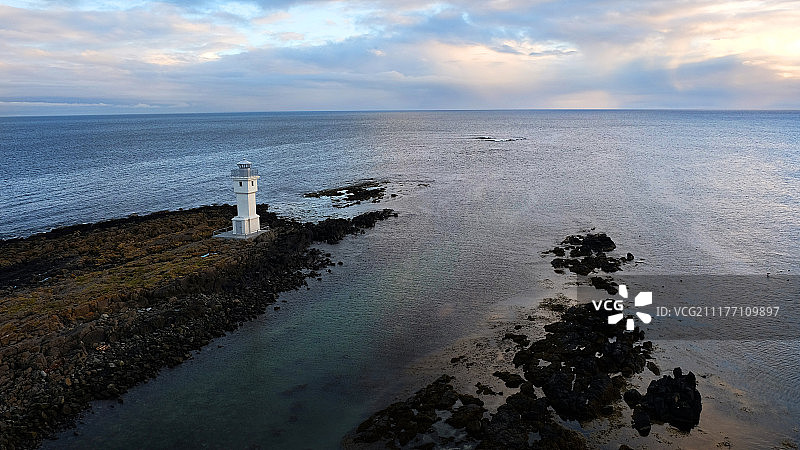 大海和灯塔航拍图片素材