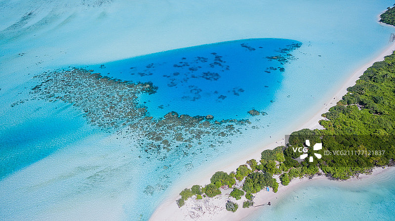 天然水池图片素材