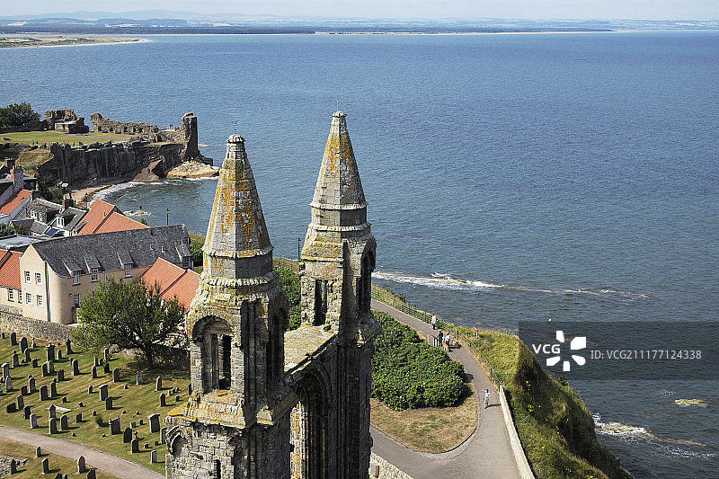 苏格兰圣安德鲁斯教堂及小镇俯拍图片素材