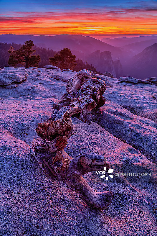 哨兵穹丘日落图片素材